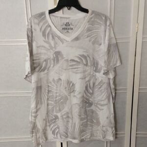 American Rag Women's Gray Leaf Print V Neck Tee NWOT